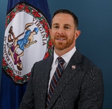 Comisionado Mitch Melis